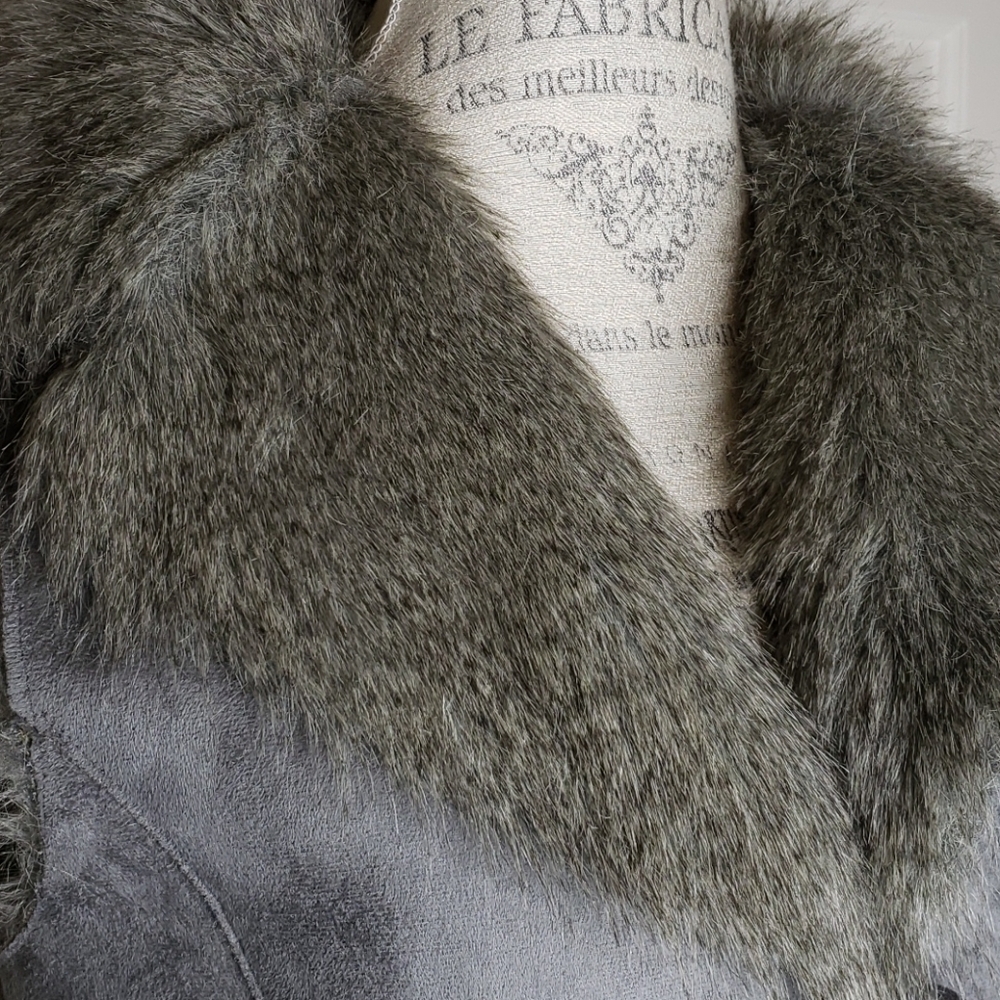 Fever Microsuede Vest with Faux Fur Size Medium - Picture 3 of 9